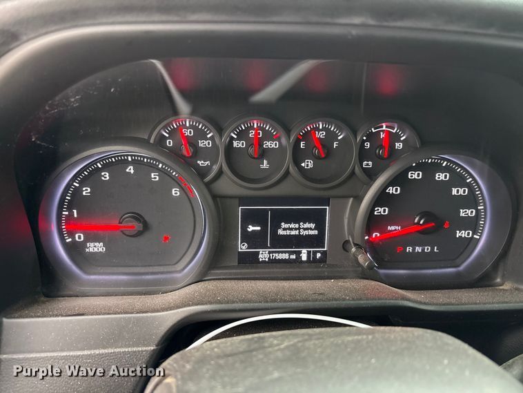 image for item YA3300 2021 Chevrolet Silverado 1500 pickup truck