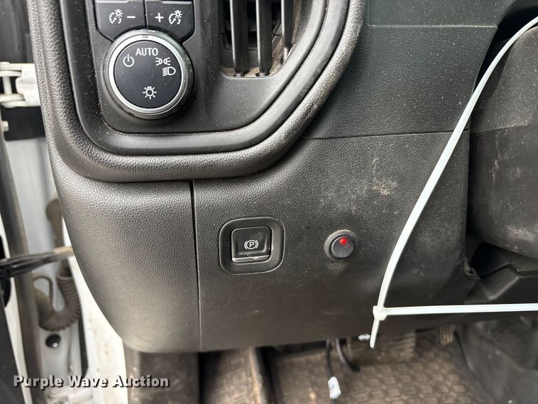 image for item YA3300 2021 Chevrolet Silverado 1500 pickup truck