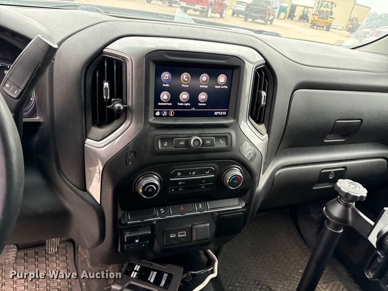 image for item YA3300 2021 Chevrolet Silverado 1500 pickup truck