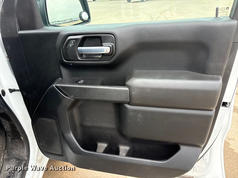 image for item YA3300 2021 Chevrolet Silverado 1500 pickup truck