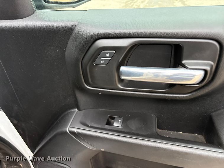 image for item YA3300 2021 Chevrolet Silverado 1500 pickup truck