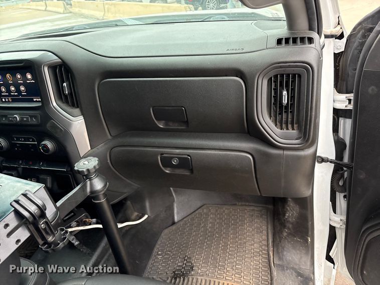 image for item YA3300 2021 Chevrolet Silverado 1500 pickup truck