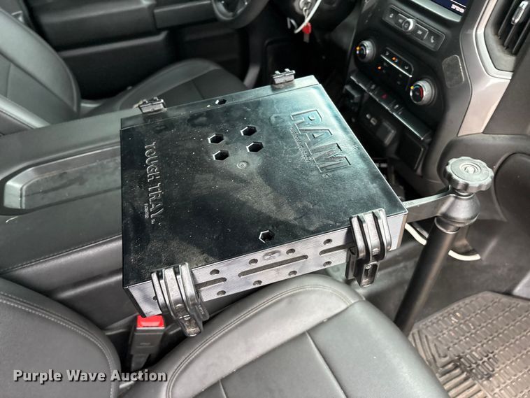 image for item YA3300 2021 Chevrolet Silverado 1500 pickup truck