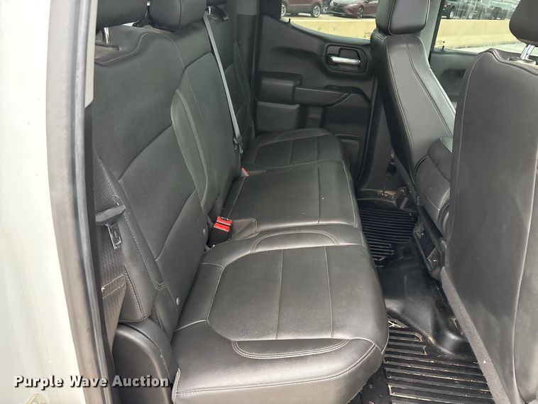image for item YA3300 2021 Chevrolet Silverado 1500 pickup truck