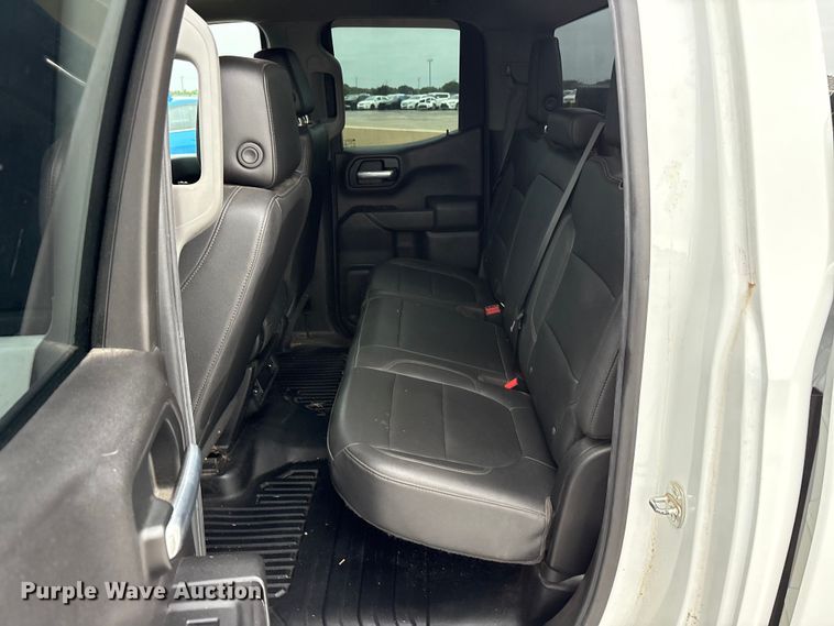 image for item YA3300 2021 Chevrolet Silverado 1500 pickup truck
