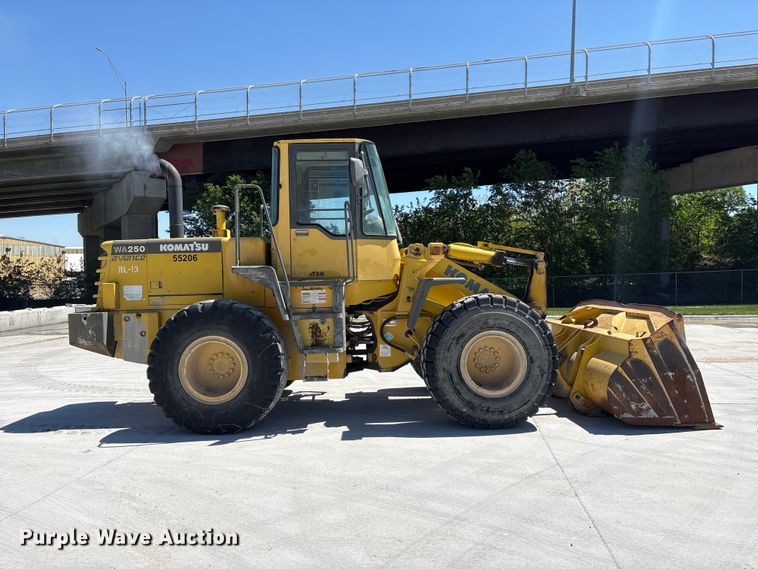 image for item DO5207 1999 Komatsu WA250-3 wheel loader