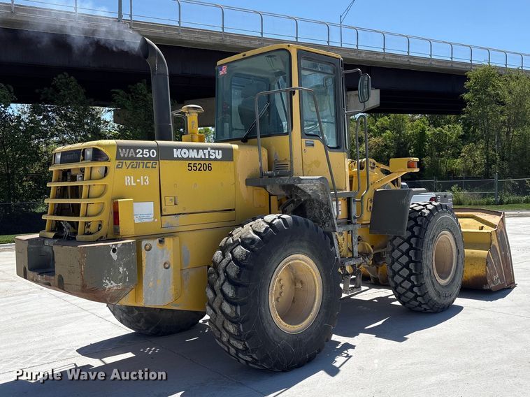 image for item DO5207 1999 Komatsu WA250-3 wheel loader