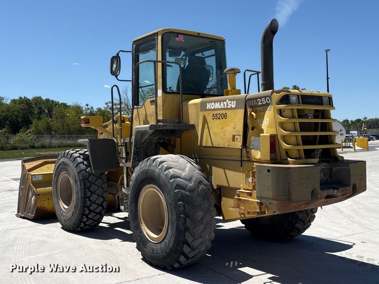 image for item DO5207 1999 Komatsu WA250-3 wheel loader