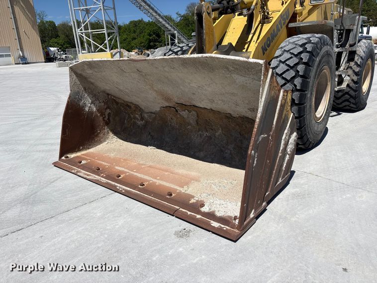 image for item DO5207 1999 Komatsu WA250-3 wheel loader