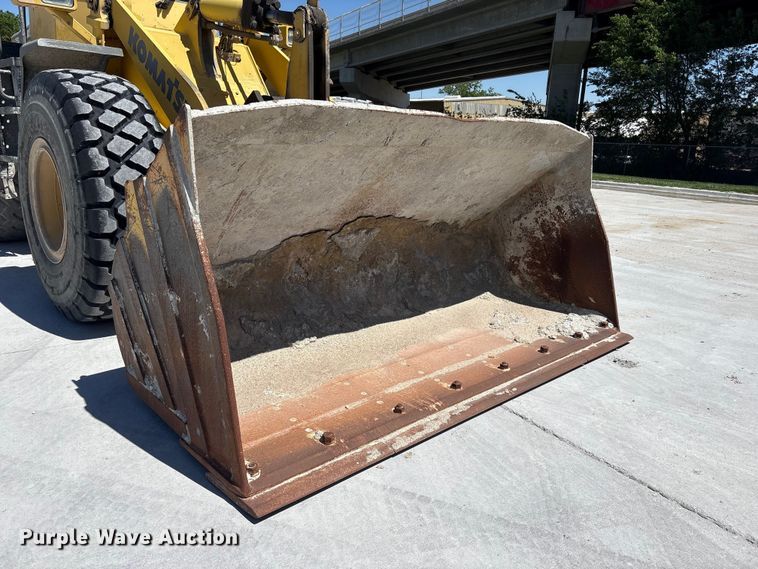 image for item DO5207 1999 Komatsu WA250-3 wheel loader