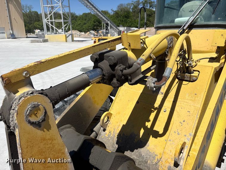 image for item DO5207 1999 Komatsu WA250-3 wheel loader