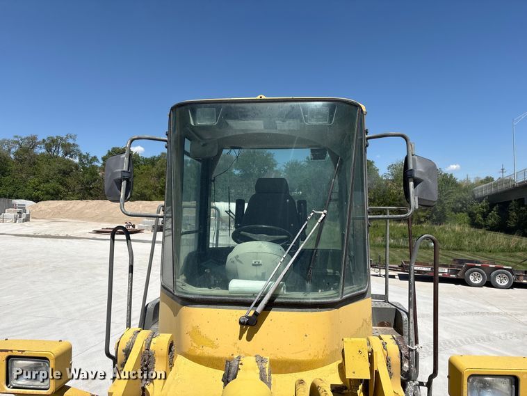 image for item DO5207 1999 Komatsu WA250-3 wheel loader