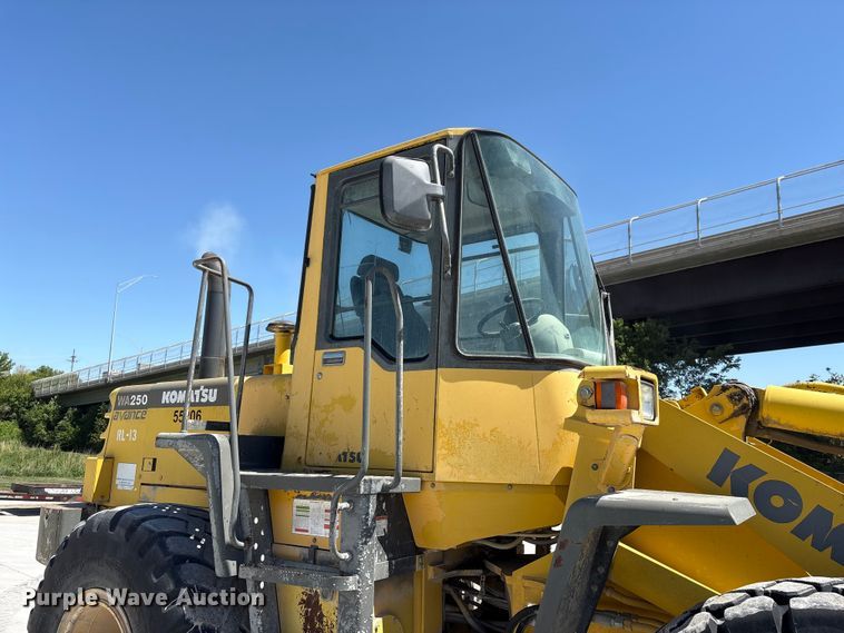 image for item DO5207 1999 Komatsu WA250-3 wheel loader