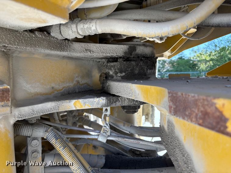 image for item DO5207 1999 Komatsu WA250-3 wheel loader