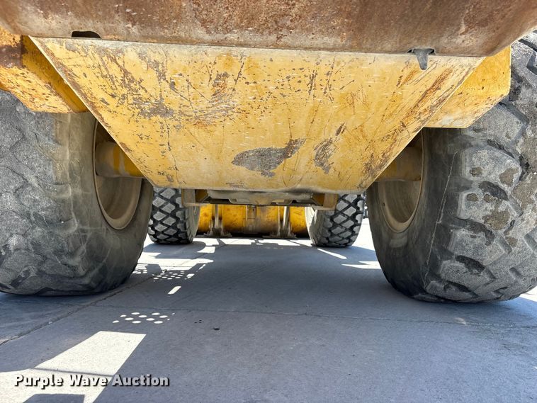 image for item DO5207 1999 Komatsu WA250-3 wheel loader