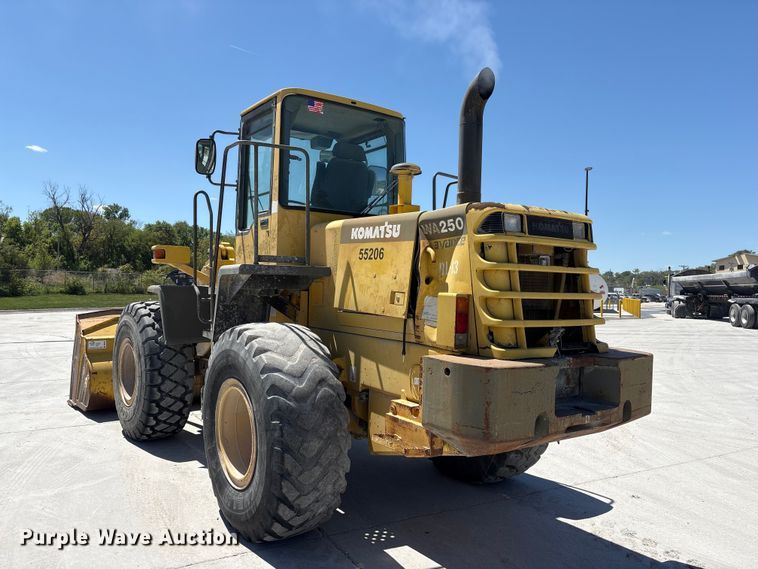 image for item DO5207 1999 Komatsu WA250-3 wheel loader