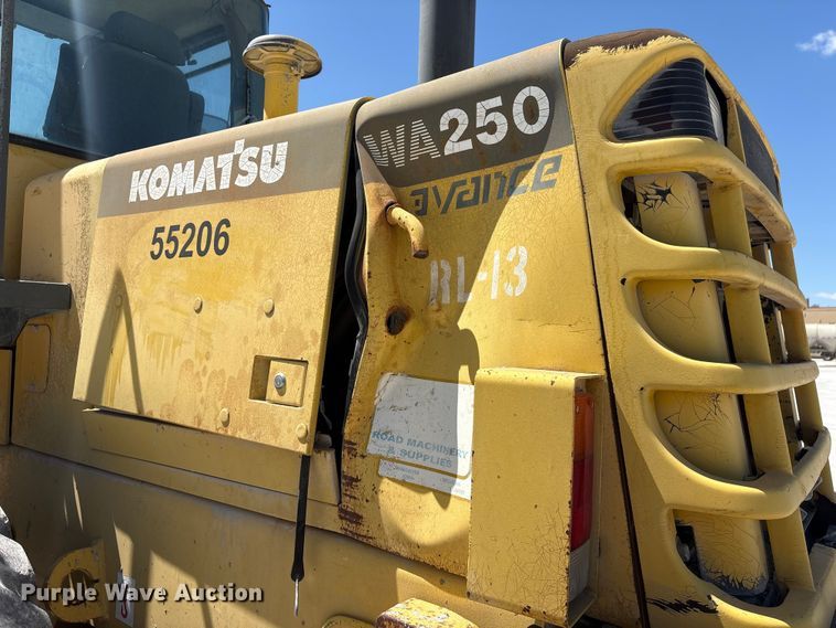 image for item DO5207 1999 Komatsu WA250-3 wheel loader