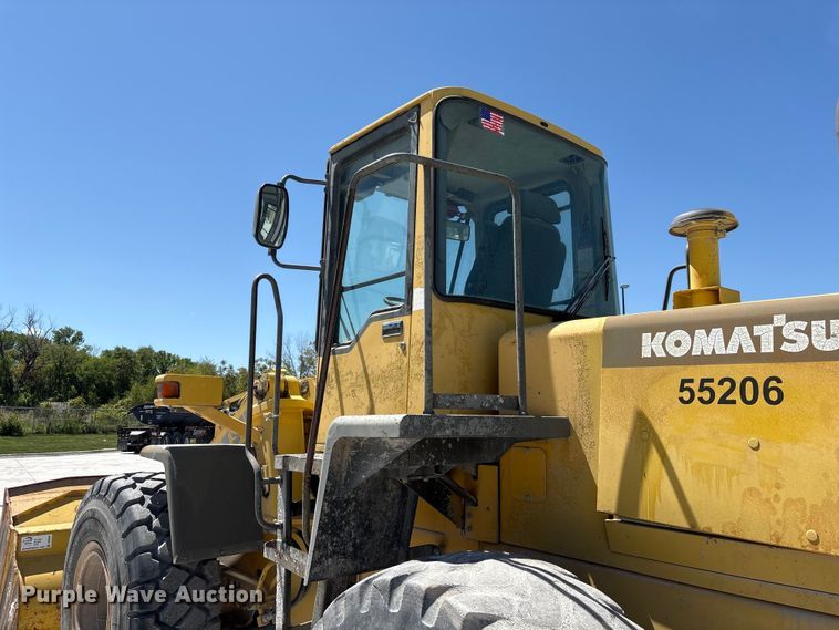 image for item DO5207 1999 Komatsu WA250-3 wheel loader