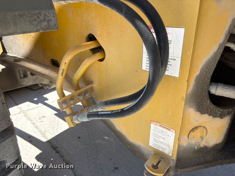 image for item DO5207 1999 Komatsu WA250-3 wheel loader