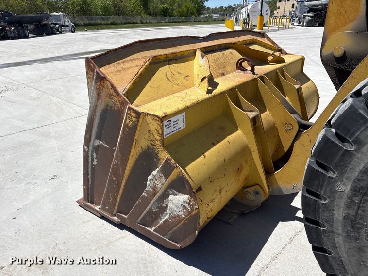 image for item DO5207 1999 Komatsu WA250-3 wheel loader