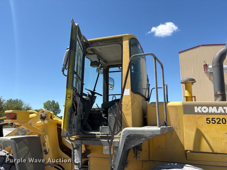 image for item DO5207 1999 Komatsu WA250-3 wheel loader
