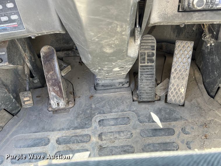 image for item DO5207 1999 Komatsu WA250-3 wheel loader