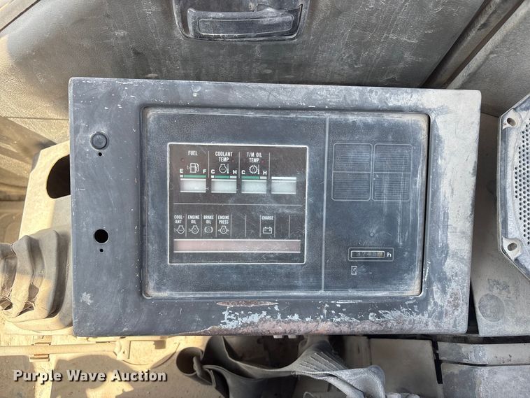 image for item DO5207 1999 Komatsu WA250-3 wheel loader