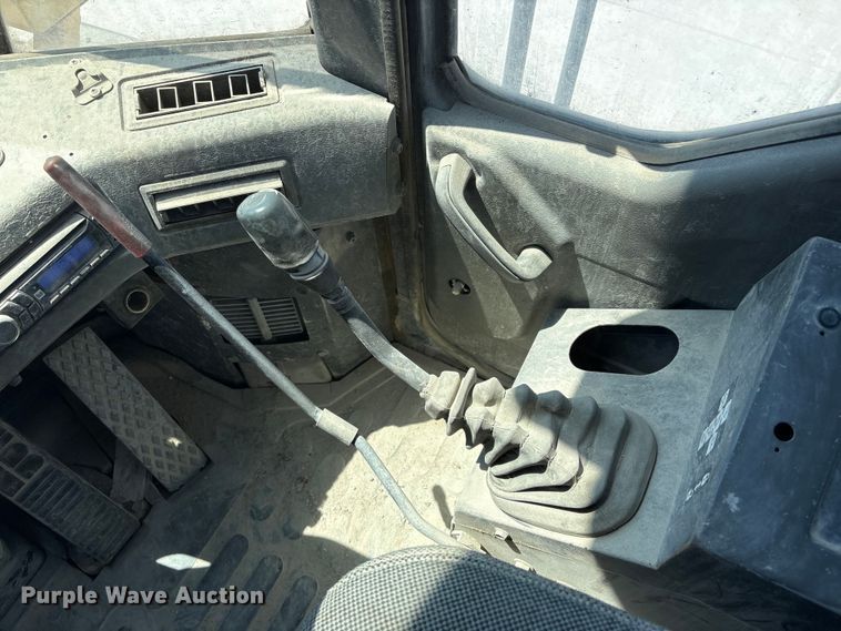 image for item DO5207 1999 Komatsu WA250-3 wheel loader