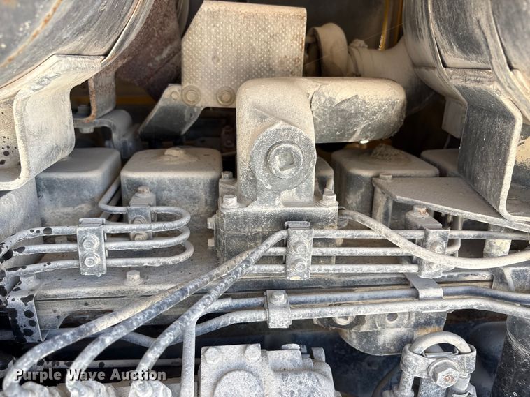 image for item DO5207 1999 Komatsu WA250-3 wheel loader