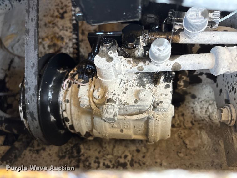 image for item DO5207 1999 Komatsu WA250-3 wheel loader