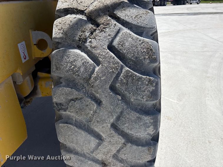 image for item DO5207 1999 Komatsu WA250-3 wheel loader