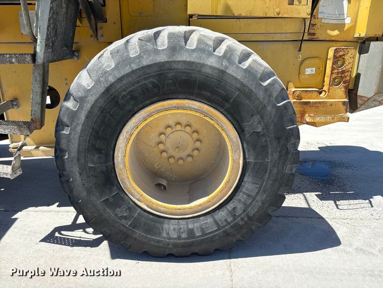 image for item DO5207 1999 Komatsu WA250-3 wheel loader