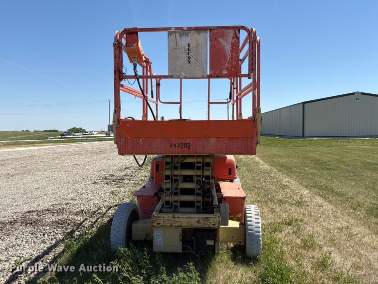 image for item DO5210 2000 JLG 3369-E scissor lift
