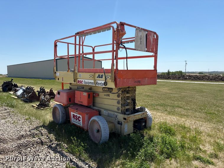 image for item DO5210 2000 JLG 3369-E scissor lift