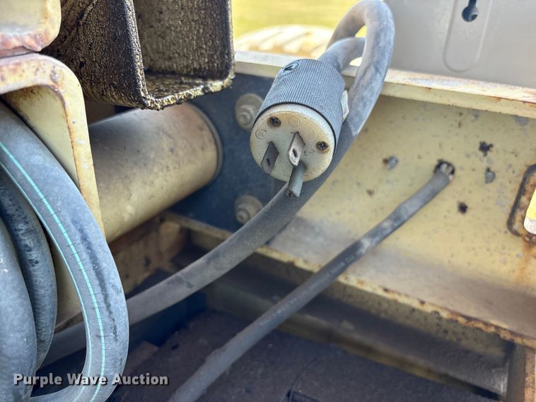 image for item DO5210 2000 JLG 3369-E scissor lift