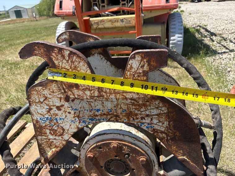 image for item DO5213 Mini excavator plate compactor