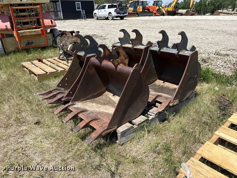 image for item DO5214 (4) mini excavator buckets