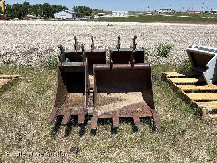 image for item DO5214 (4) mini excavator buckets