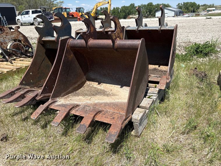 image for item DO5214 (4) mini excavator buckets