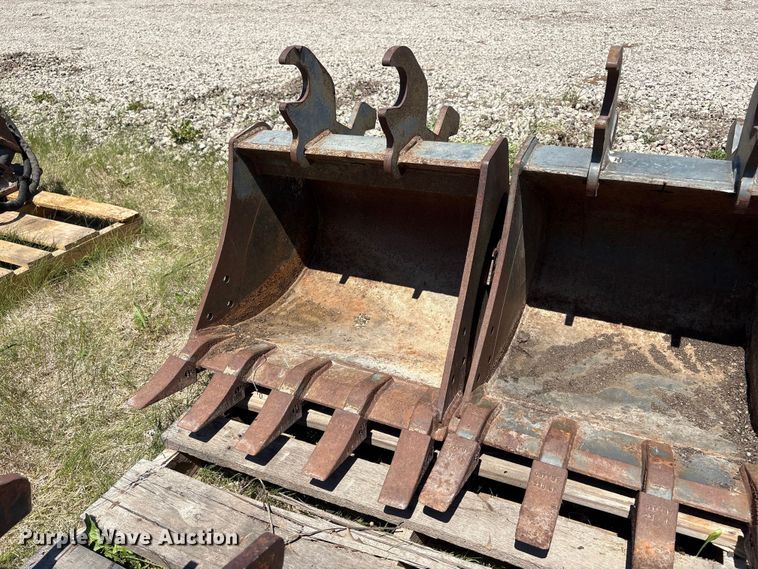 image for item DO5214 (4) mini excavator buckets