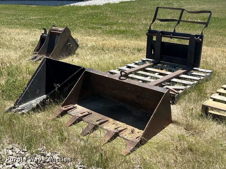 image for item DO5216 Skid steer attachments