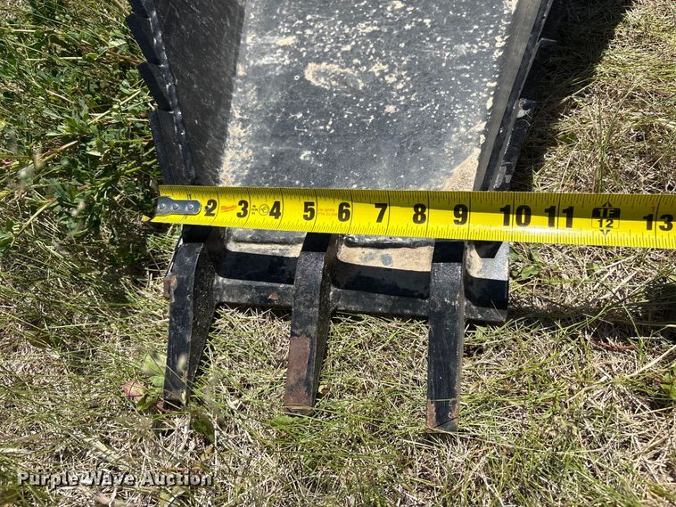 image for item DO5216 Skid steer attachments