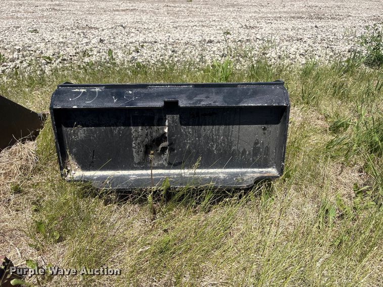 image for item DO5216 Skid steer attachments