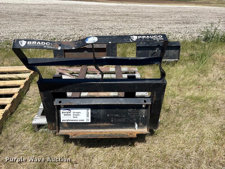 image for item DO5216 Skid steer attachments
