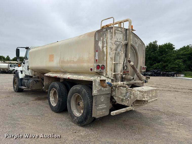 image for item DO8514 2007 International 7500 water truck