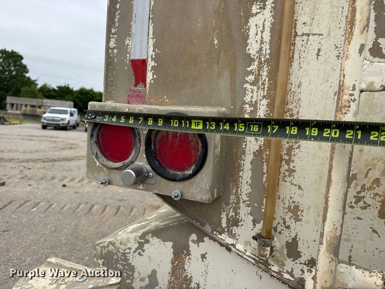 image for item DO8514 2007 International 7500 water truck