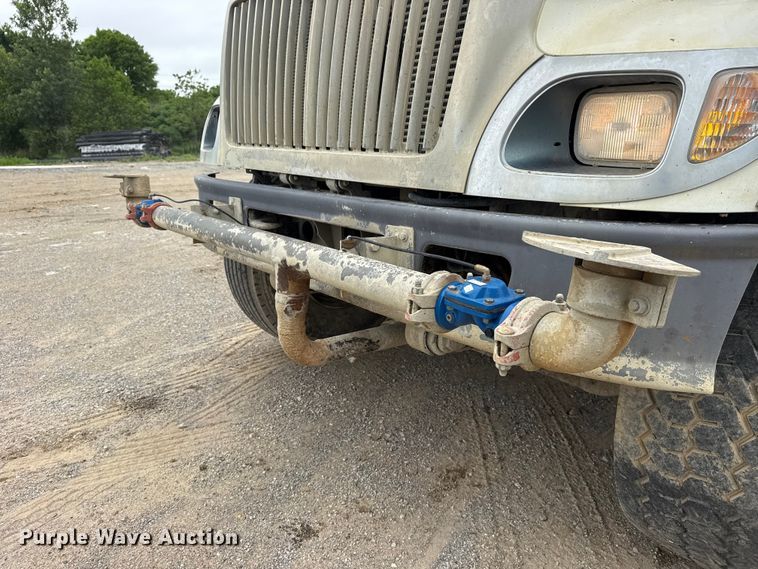 image for item DO8514 2007 International 7500 water truck