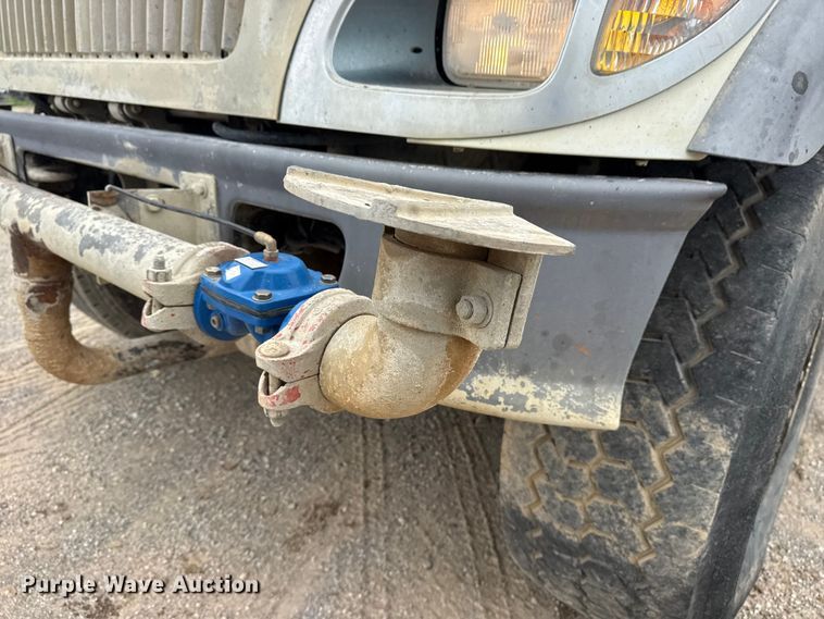 image for item DO8514 2007 International 7500 water truck