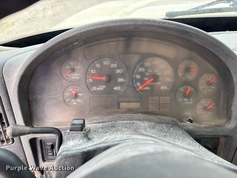 image for item DO8514 2007 International 7500 water truck