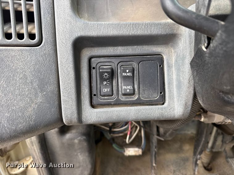 image for item DO8514 2007 International 7500 water truck